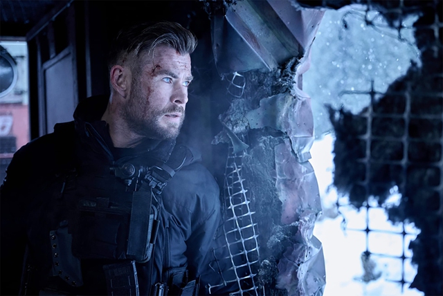 Chris Hemsworth ‘tả xung hữu đột’ trong phim hành động ‘Extraction 2’  - Ảnh 1.