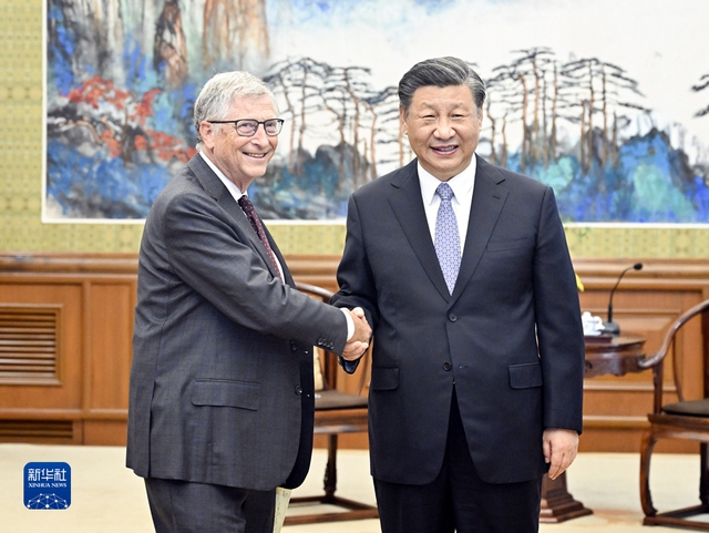 Chủ tịch Trung Quốc tiếp 'người bạn Mỹ' Bill Gates - Ảnh 1.