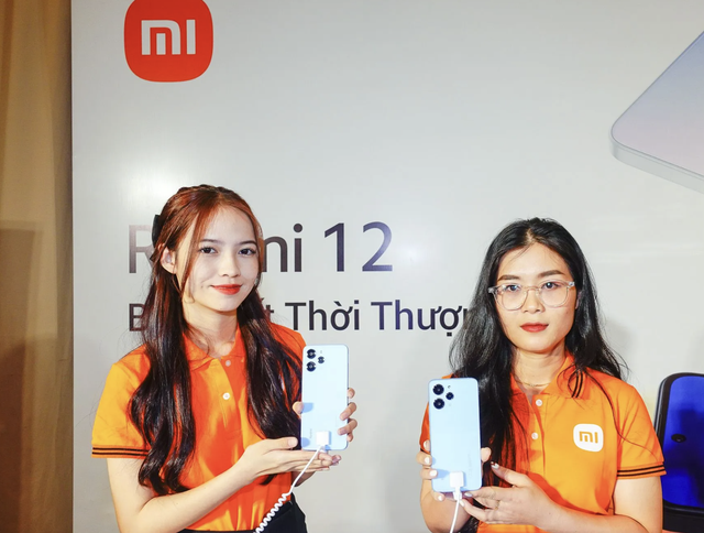 Xiaomi hợp tác với Thế Giới Di Động mở bán mẫu smartphone Redmi 12 - Ảnh 1.