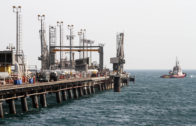 Sản lượng dầu Iran cao kỷ lục, người tiêu dùng đỡ lo - Ảnh 1.