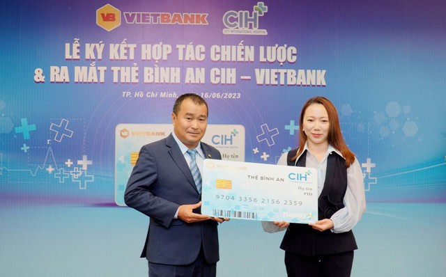 Vietbank hợp tác với Bệnh viện Quốc tế City ra mắt thẻ Bình An CIH - Vietbank - Ảnh 2.