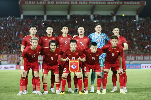 Bầu Hoàn viết tâm thư cảm ơn khán giả sau trận đội tuyển Việt Nam thắng ở Lạch Tray - Ảnh 1.