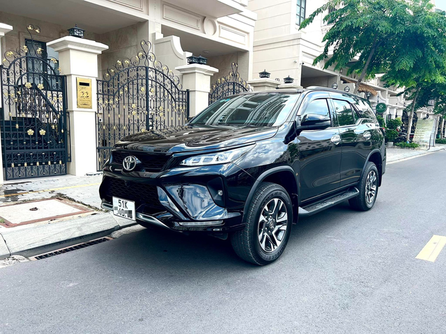 Toyota Fortuner Legender 'mất giá' hơn 350 triệu đồng sau 1 năm sử dụng   - Ảnh 1.