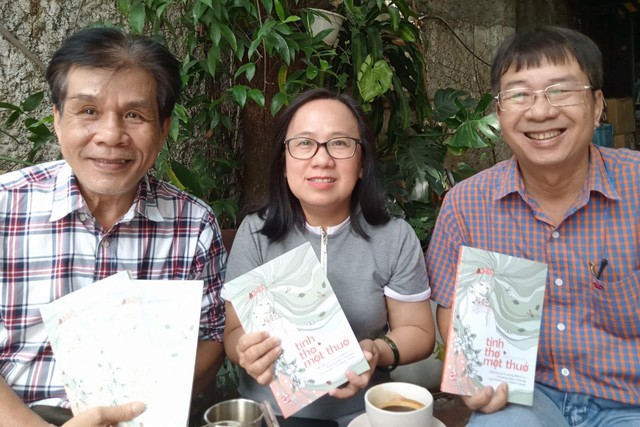 Niềm vui nhân ba của nhà thơ Lê Minh Quốc trong Tuần lễ Sách người làm báo   - Ảnh 2.