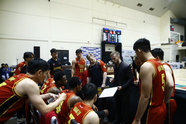 Giải bóng rổ VBA 2023: Đương kim vô địch Saigon Heat quá mạnh  - Ảnh 4.