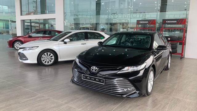 Sedan hạng D: Doanh số giảm, Toyota Camry vẫn áp đảo đối thủ - Ảnh 3.