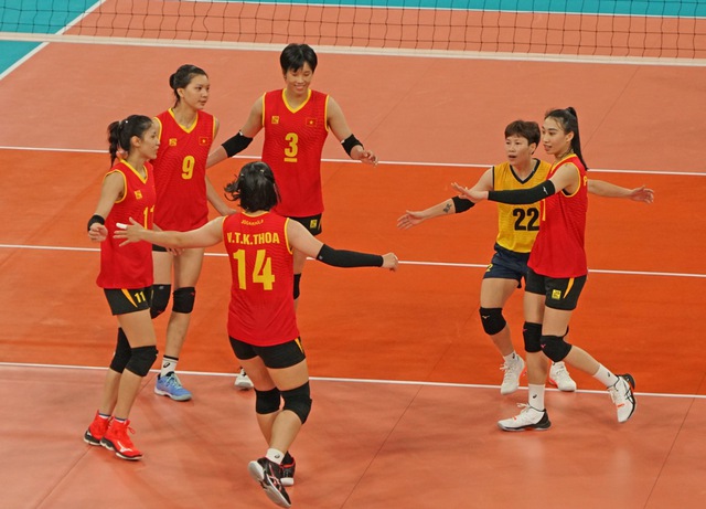 Đội tuyển bóng chuyền nữ Việt Nam thắng dễ Mông Cổ ở AVC Challenge Cup 2023 - Ảnh 2.