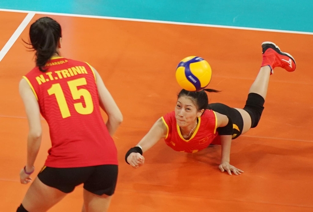 Đội tuyển bóng chuyền nữ Việt Nam thắng dễ Mông Cổ ở AVC Challenge Cup 2023 - Ảnh 1.