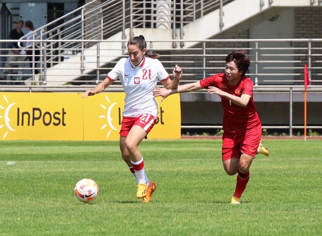 Huỳnh Như bị đau, đội tuyển nữ Việt Nam thua sít sao U.23 Ba Lan - Ảnh 3.