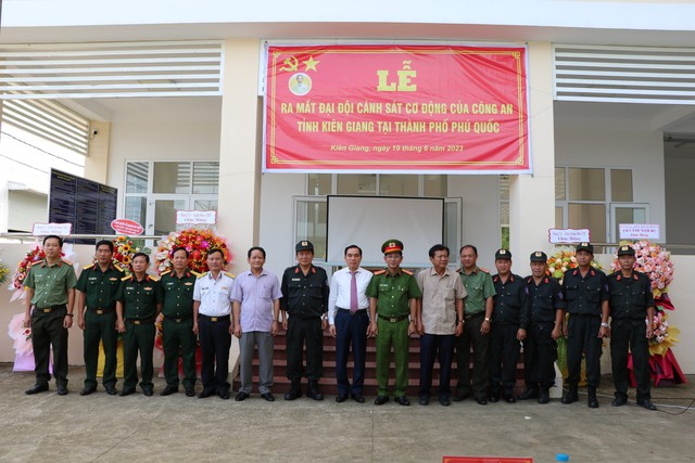 Kiên Giang: Ra mắt Đại đội Cảnh sát cơ động tại Phú Quốc - Ảnh 1.