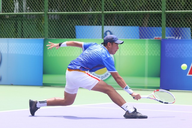 Tay vợt Lý Hoàng Nam liên tiếp tụt hạng, ra khỏi tốp 300 ATP  - Ảnh 1.