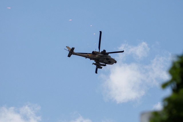 Israel dùng trực thăng tấn công ở Bờ Tây, 5 người Palestine thiệt mạng - Ảnh 2.