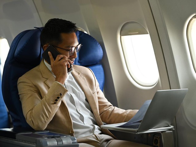 Hãng bay đầu tiên trên thế giới cung cấp wifi miễn phí toàn bộ hành khách - Ảnh 1.