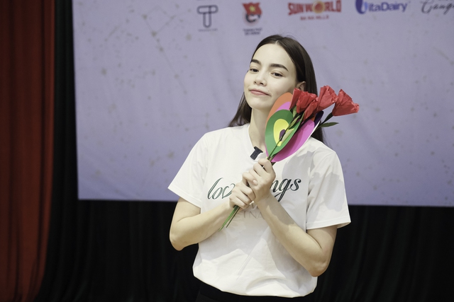 Hồ Ngọc Hà trao quỹ thiện nguyện 500 triệu đồng trước thềm liveshow 'Love Songs Đà Nẵng'   - Ảnh 8.