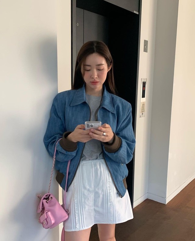 Mini bag tô điểm cho phong cách thời trang của sao Hàn - Ảnh 6.