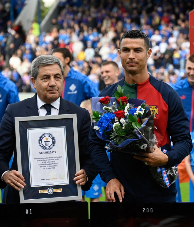 Vòng loại EURO 2024: Ronaldo lập công cho Bồ Đào Nha và thiết lập kỷ lục - Ảnh 2.