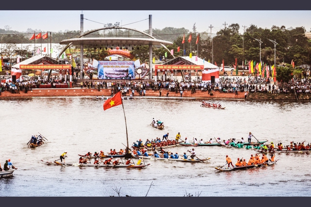 Lễ hội đua thuyền truyền thống của H.Hải Lăng