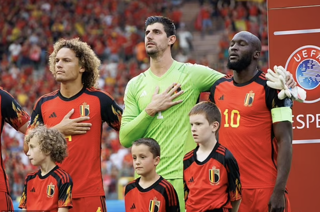 Courtois bác bỏ tin đồn rời đội tuyển Bỉ vì Lukaku được trao tấm băng đội trưởng - Ảnh 1.
