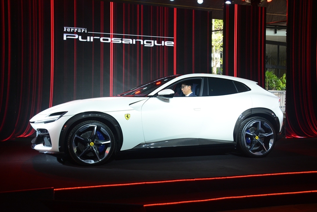 Siêu xe Ferrari Purosangue mô hình sản xuất giới hạn, giá gần 480 triệu đồng - Ảnh 4.