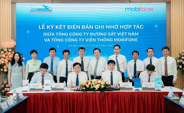 MobiFone ký kết hợp tác về chuyển đổi số với Tổng công ty đường sắt Việt Nam - Ảnh 2.