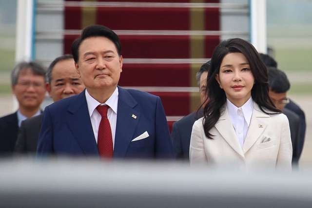 Tổng thống Hàn Quốc đến Hà Nội, bắt đầu chuyến thăm chính thức Việt Nam - Ảnh 4.