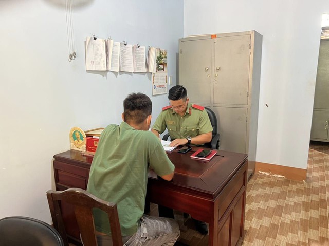 Xử lý 2 người đăng thông tin sai sự thật trên Tiktok - Ảnh 2. Xử lý 2 người đăng thông tin sai sự thật trên Tiktok - Ảnh 2.