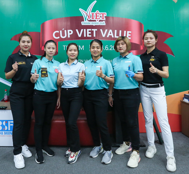Những cơ thủ 'hot girl' gây ấn tượng ở giải billiards Thanh Niên mở rộng  - Ảnh 1.
