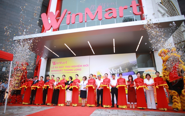 Ảnh: Masan  Đại diện WinCommerce và các nhà cung cấp cùng nhau cắt băng khai trương siêu thị