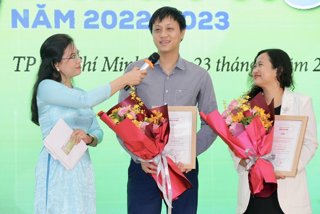 Báo Người Lao Động trao giải đặc biệt cuộc thi 'Lòng tốt quanh ta' 40 triệu đồng - Ảnh 9.