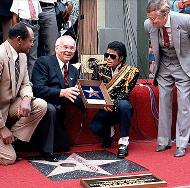 Looking back at Michael Jackson's life 14 years after his death - Photo 11.