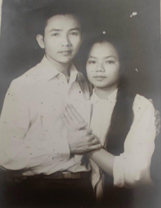 Tái hiện ký ức 50 năm trước chụp ảnh cưới cho ba mẹ U90 - Ảnh 1.