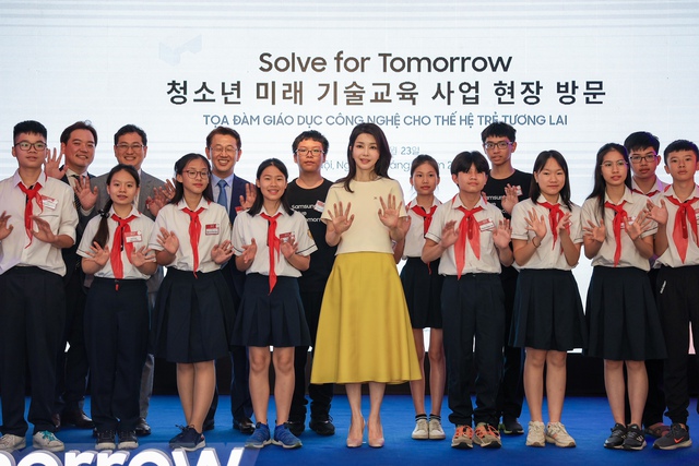 Solve for Tomorrow khởi động tại 3 miền, dự kiến thu hút hàng trăm nghìn học sinh - Ảnh 1.