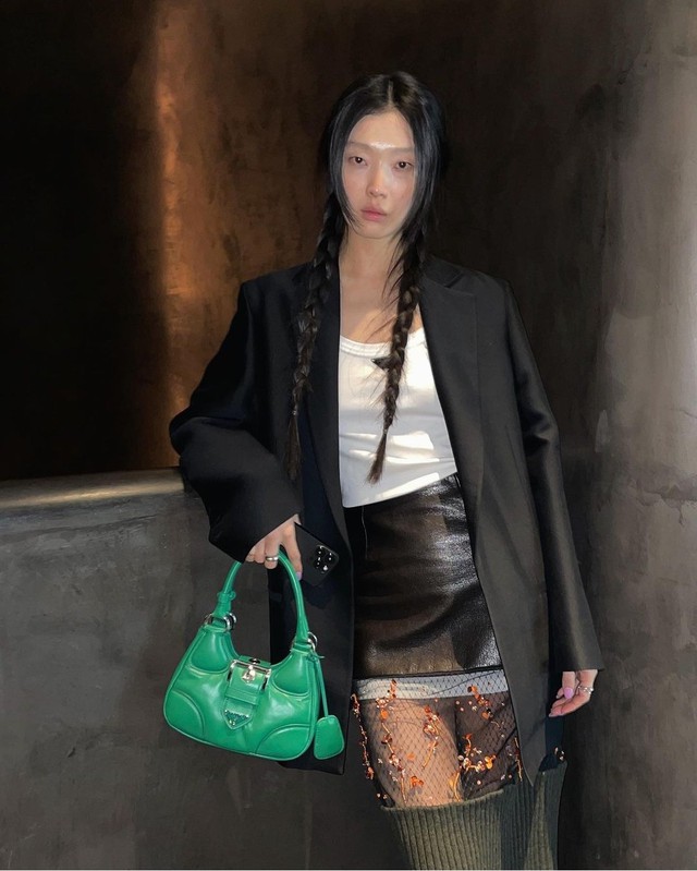 Bộ sưu tập túi hàng hiệu của người mẫu Kim Sung Hee - Ảnh 2.