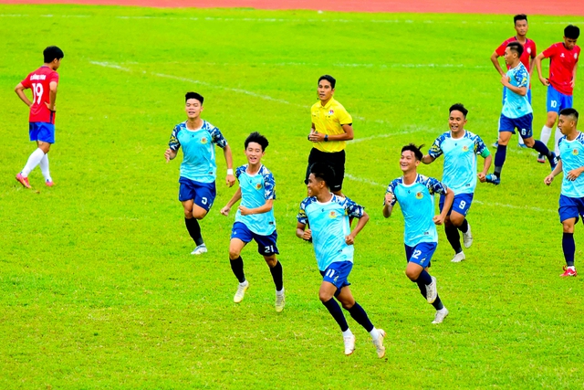 Đắk Lắk toàn thắng lượt đi giải hạng nhì, Lâm Đồng và Tiền Giang lên ngôi nhì bảng - Ảnh 3.