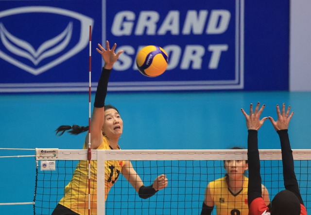 Đánh bại Ấn Độ, đội tuyển bóng chuyền nữ Việt Nam vào chung kết giải châu Á - Ảnh 2.