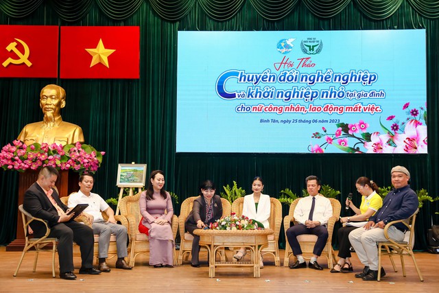 Hoa hậu Nguyễn Thanh Hà giúp nữ công nhân mất việc kỹ năng khởi nghiệp nhỏ tại gia - Ảnh 1.
