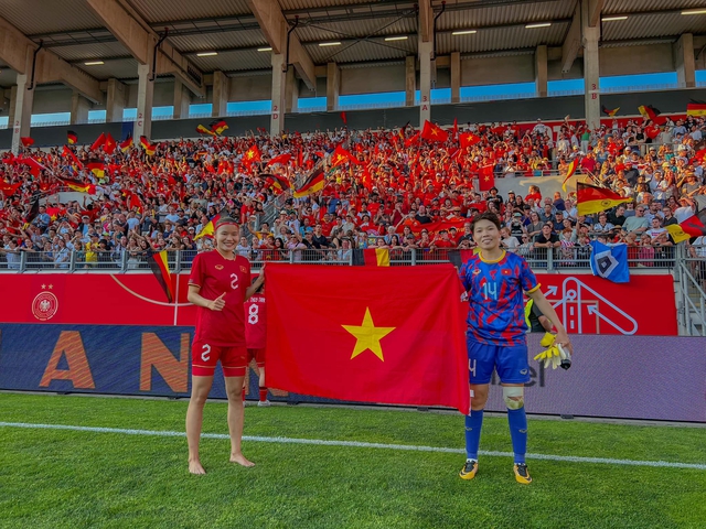 Thủ môn số 1 đội tuyển nữ Việt Nam tự hào về hàng thủ kiên cường - Ảnh 3.