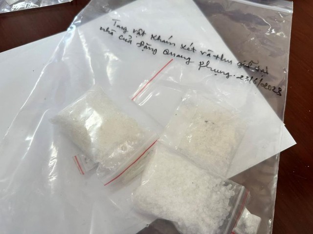 Quảng Ngãi: Triệt phá tụ điểm mua bán trái phép chất ma túy ở Lý Sơn - Ảnh 3.