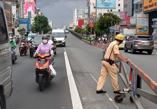 Người dân TP.HCM cần lưu ý gì khi đi trên đường Cộng Hòa giờ cao điểm? - Ảnh 2.