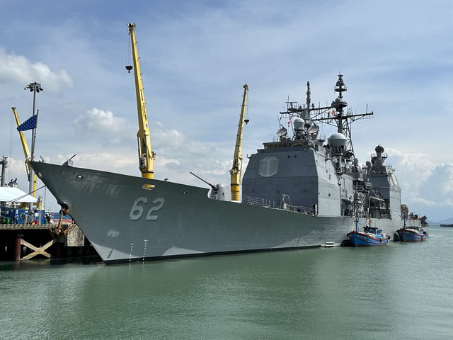 Đoàn tàu Hải quân Hoa Kỳ thăm hữu nghị TP.Đà Nẵng - Ảnh 2.