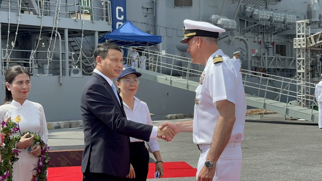 Đoàn tàu Hải quân Hoa Kỳ thăm hữu nghị TP.Đà Nẵng - Ảnh 10.