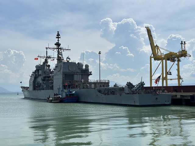 Đoàn tàu Hải quân Hoa Kỳ thăm hữu nghị TP.Đà Nẵng - Ảnh 3.