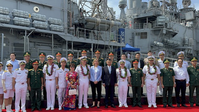 Đoàn tàu Hải quân Hoa Kỳ thăm hữu nghị TP.Đà Nẵng - Ảnh 12.