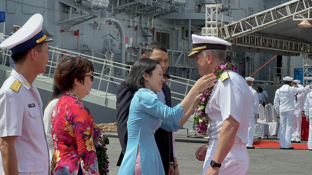 Đoàn tàu Hải quân Hoa Kỳ thăm hữu nghị TP.Đà Nẵng - Ảnh 11.