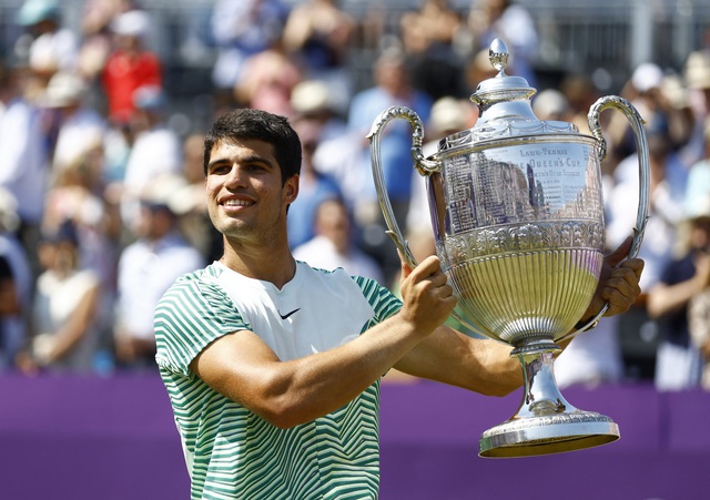 Djokovic mất ngôi số 1 thế giới về tay Alcaraz - Ảnh 1.