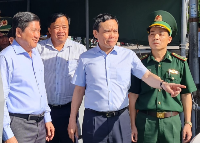 Phó Thủ tướng Trần Lưu Quang kiểm tra thực hiện IUU tại Cà Mau  - Ảnh 2.