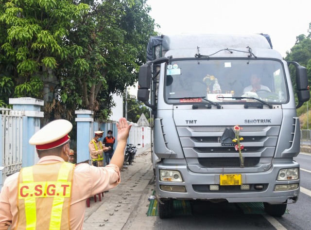Đà Nẵng: Trưa 27.6 sẽ cấm container, xe tải để tổ chức thi tốt nghiệp THPT   - Ảnh 1.
