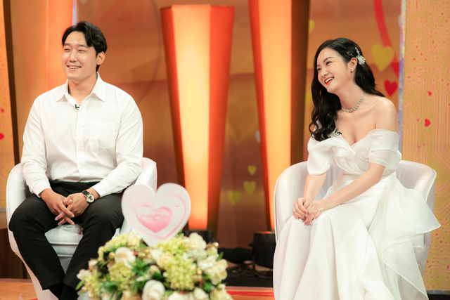 Hồng Vân ngưỡng mộ hôn nhân của cô gái trẻ khi cưới chồng Hàn hơn 10 tuổi - Ảnh 1.