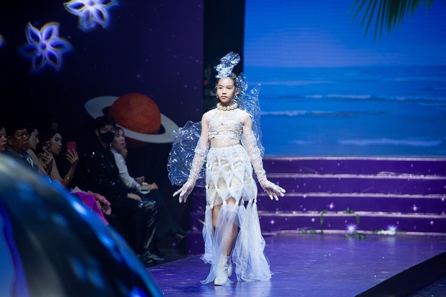 7 nhà thiết kế giới thiệu bộ sưu tập mới tại Kids Fashion Design Runway 2013 - Ảnh 12.