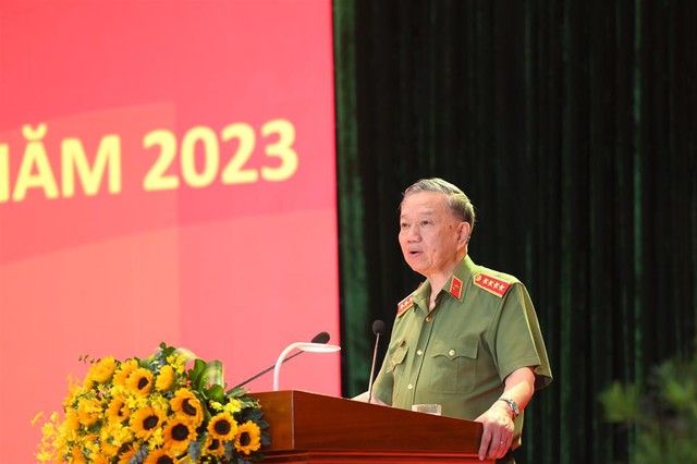 Thiếu tướng Vũ Hồng Văn, Cục trưởng A03 nhận huân chương Quân công hạng Nhì - Ảnh 2.